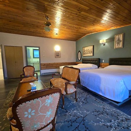 Alpine Inn Valemount Kültér fotó