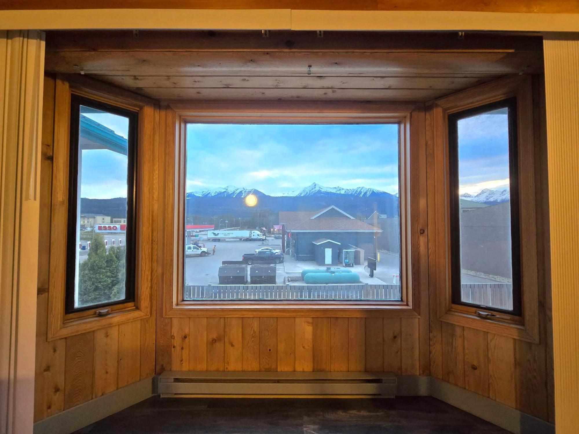 Alpine Inn Valemount Kültér fotó