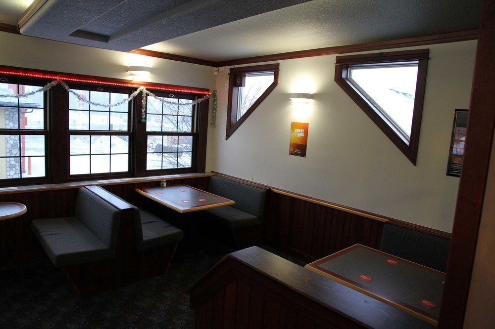 Alpine Inn Valemount Kültér fotó